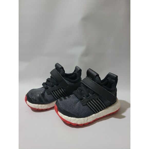 Adidas Boost Kids Shoes Size 5K - Picture 3 of 6